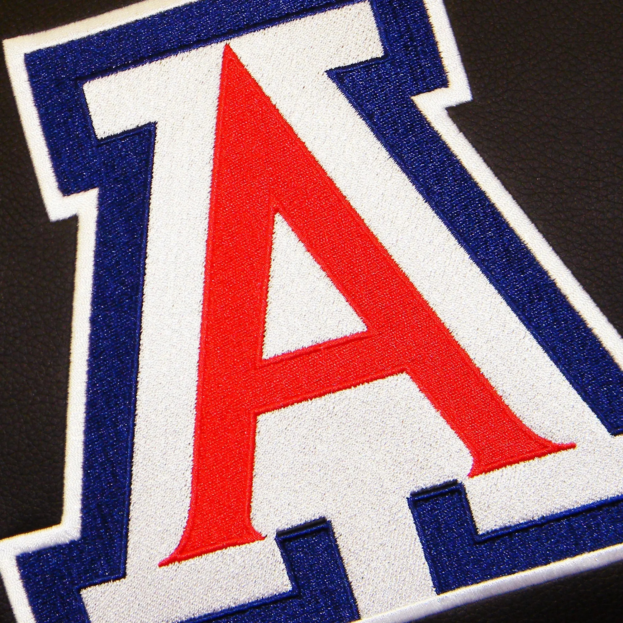SuiteMax 3.5 VIP Seats with Arizona Wildcats Logo